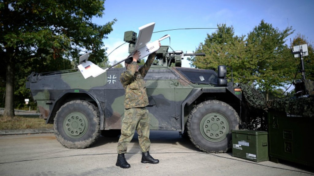 военен дрон