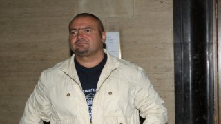 От болницата, в която се твърди, че той е издъхнал, отричат подобно нещо