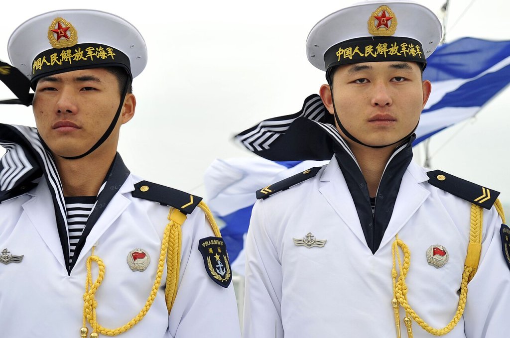 Chinese_sailors_qingdao