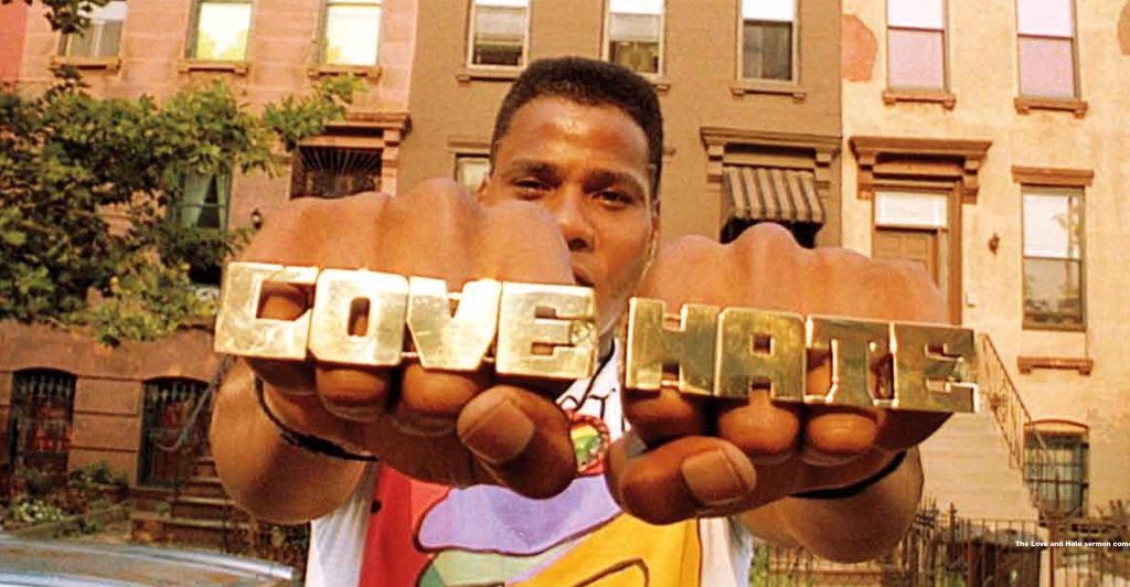 "DO THE RIGHT THING" 
1989 
24 часа в жегата на Бруклин. Филмът ни показва жешката караница между италиано-американско семейство, което държи пицария, и афроамериканските им клиенти. Чудесна комбинация!