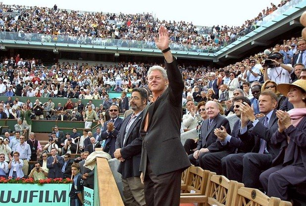 Бил Клинтън през 2001 г.