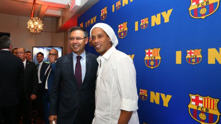 Роналдиньо, свободен агент
Който и китайски отбор успее да осъществи този трансфер, ще си осигури пълни трибуни, докато Роналдиньо играе в тима. Носителят на „Златната топка” е свободен агент, като преди известно време каза, че би искал да поиграе още година.