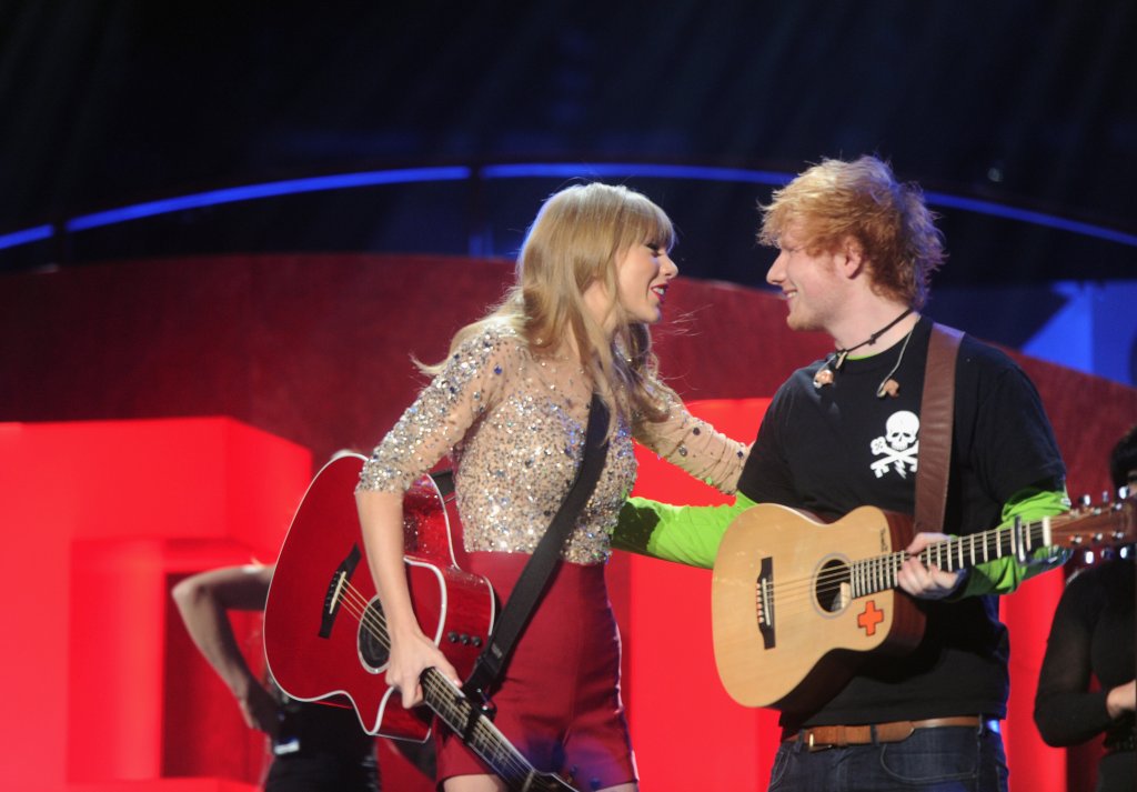 През 2013-а и 2014-а пътува из Америка като подгрява Тейлър Суифт за нейното Red World Tour