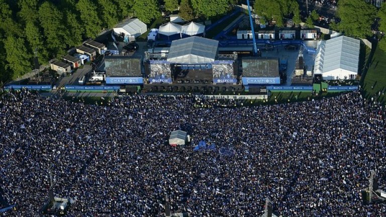 250 хил. на шампионския парад на Лестър