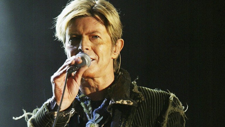 David Bowie - Heroes
Няма как да пропуснем в такъв плейлист Дейвид Боуи. Неговата песен Heroes просто е правена, за да можеш да се надъхаш, докато я слушаш.