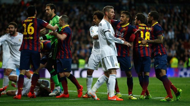 Битките на терена между Барса и Реал са свирепи, но има и приятелства извън него.