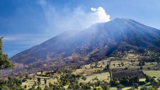 full-turrialba-volcano-erupting1