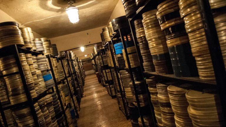 Филмотеката пази уникално ценни материали, но архивите й гният