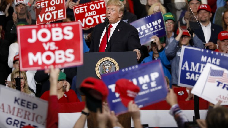 Тръмп гледа към междинните избори и вижда президентските през 2020-а