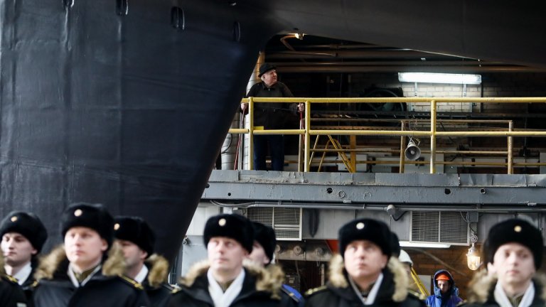 Александър Бузаков е присъствал в петък на пускането на нова подводница на вода