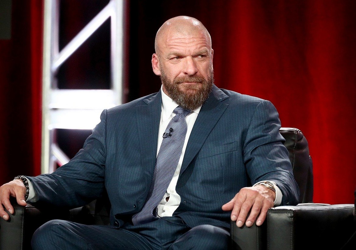 Вицепрезидентът на WWE и полу-пенсиониран кечист Пол "Трите Хикса" Левек защити компанията и изрази надежда, че в бъдеще и жени ще вземат участие в шоутата на WWE в Саудитска Арабия. От спортната комисия в страната обаче дори се извиниха за реклама по време на шоуто, съдържаща кадри с жени, така че шансовете това да се случи не са големи.