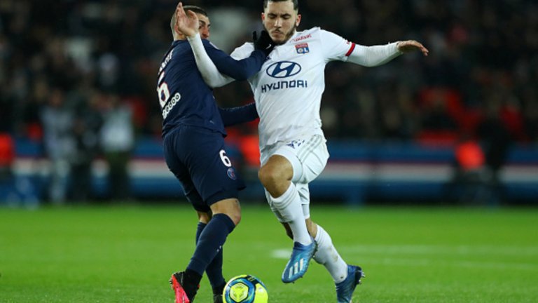 Срещу ПСЖ, когато бе и първият му мач като титуляр в Лига 1, показа част от качествата си, въпреки че сменен след само 56 минути на терена, а Лион загуби дербито с 2:4. На няколко пъти опита бързи двойни отигравания със съотборници и имаше самочувствието да се надиграва един на един с далеч по-именитите си противници.