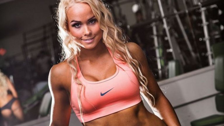 „Тренирам по шест пъти в седмицата, винаги се опитвам да ям здравословно, но не спазвам един и същи режим цяла година. Консумирам много риба и пилешко месо и различни други храни, които ме зареждат с енергия“, разказва Крис Джей.