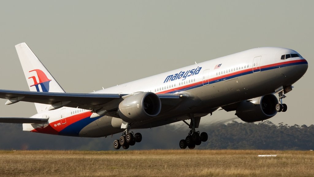 Malaysia_Airlines_Boeing_777-200ER_MEL_Nazarinia