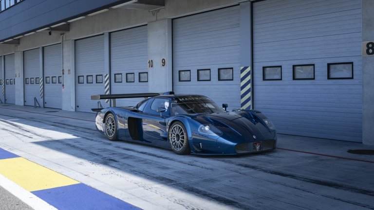 Maserati MC12 и GT2 Stradale Fuoriserie заемат централно място на Villa La Massa Excellence 2026