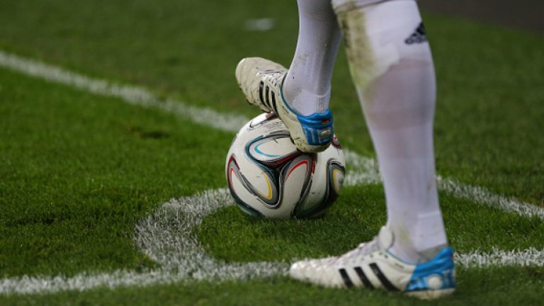 adidas продължава да произвежда стария модел бутонки Adipure 11pro само и единствено заради германския национал.