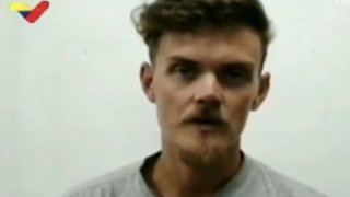 "Помагахме на венецуелците да си върнат страната", разказва Люк Денман във видео, излъчено по венецуелската обществена телевизия