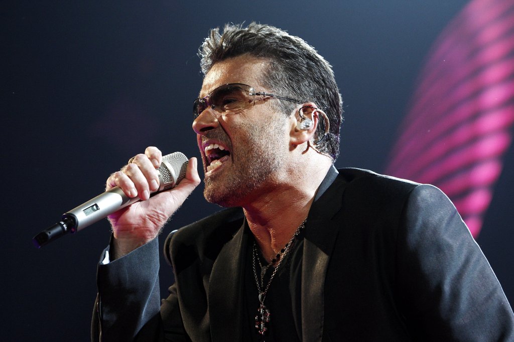 George Michael Kicks Off His "25 Live" Tour