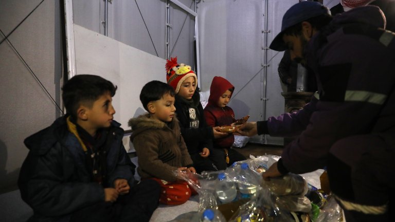 Това може да става само по въздух или море