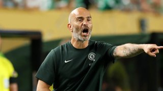 Челси похарчи 1.5 милиарда за 49 играчи, но все още не може да реши основен проблем