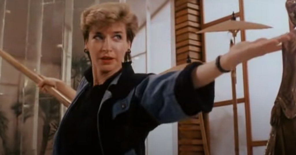 Синтия Ротрок
Ротрок е може би най-умелата жена майстор на бойните изкуства, която сме виждали. Със сигурност е и един от първите западни актьори, които стават популярни на азиатския пазар, а доказателство за безспорните бойни умения, които притежава, са черните колани в цели седем различни стила - тангсудо, таекуондо, карате, ушу и два кунг-фу стила.