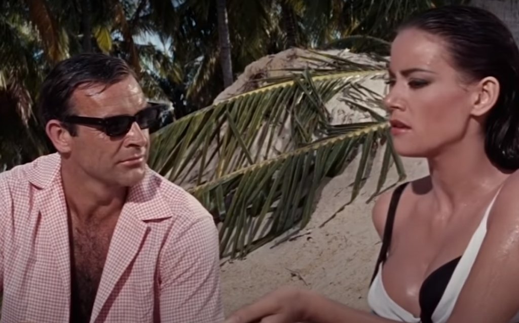 "Операция "Мълния" (Thunderball, 1965 г.)
Бонд е: Шон Конъри
Не е случайно, че и четвъртият филм с Конъри попада тук - ще ни прощават останалите актьори, но шотландецът, светла му памет, си остава най-добрият агент 007.
Тук Бонд трябва да разследва самолет с две атомни бомби, отвлечен от старите му познайници от СПЕКТЪР. И тъй като слънчевите острови са перфектното място за шпионски разправии, британският агент се озовава на Бахамите, където с помощта на агент на ЦРУ трябва да предотврати поредната глобална заплаха.
