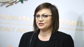 "Да подадат оставка и да си ходят", призова Корнелия Нинова