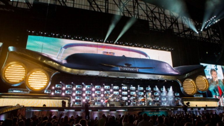 15. Bon Jovi – Because We Can Tour – $259,500,000
Бандата от Ню Джърси направи най-доходоносното си турне през 2013 г. Джон Бон Джоуви и компания обиколиха Австралия, Северна Америка, Южна Америка, Европа и Африка.