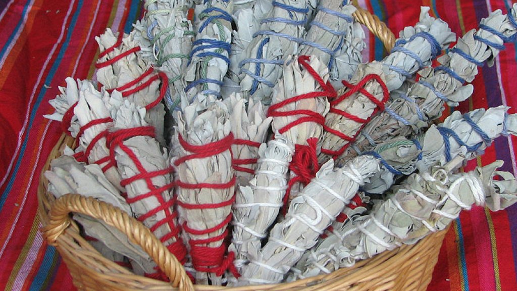 White_sage_smudge_sticks