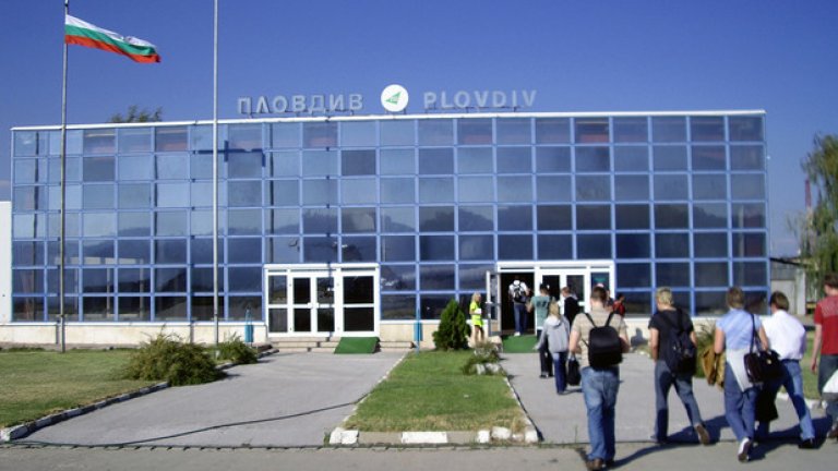 В едно директорът на Летище Пловдив е прав. Скандалът е голям.
