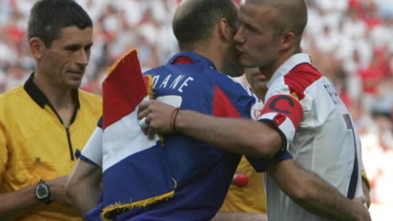 Ще се видят стари приятели. Зидан и Бекъм никога не са крили взаимното си уважение, играха заедно в галактическия Реал, а сега ще са част от първата световна купа за легенди.