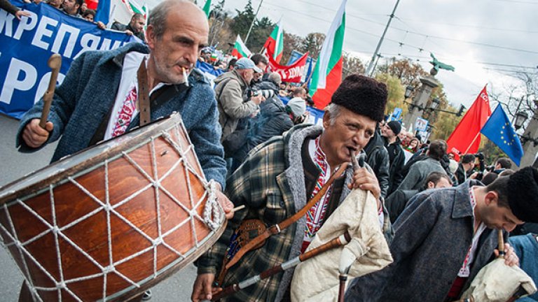 Две - в едно