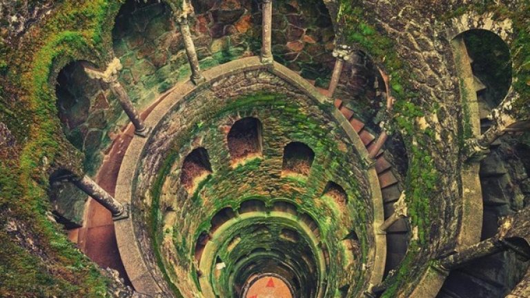 Изоставена водонапорна кула в Синтра, Португалия
Снимка: matthias_haker