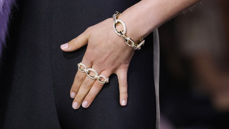 Най-заслепяващите бижута от модните ревюта за 2023-та