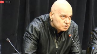 слави трифонов