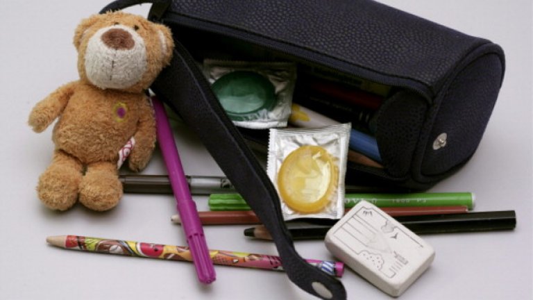 Тях не ги е страх от Кой, Мой и Твой, защото те знаят, че са Аз. 
 И че Аз до Аз прави Ние. Децата ни са нови хора.