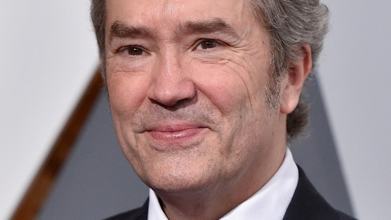 9. Картър Бъруел, номиниран в категорията "Най-добра оригинална музикална партитура" за "3 билборда извън града" (1 предходна номинация)
Сякаш Академията има някакъв проблем с хората, които са работили с братята Коен. Освен че е композирал музиката за филми като "Проходът на Милър" и "Непреклонните", Бъруел е работил и по "Каръл" на Тод Хейнс, "Аномалиса" на Чарли Кауфман и три от общо петте филма от поредицата "Здрач". Тази година отново ще е изправен пред сериозна конкуренция, но определено е заслужил една златна статуетка.
Наистина трябваше да спечели за: "Фарго". Той дори не получи номинация за филма, чиято музика беше толкова запомняща се, че едноименният сериал само с няколко ноти от нея успява да пресъздаде същото усещане в зрителя.