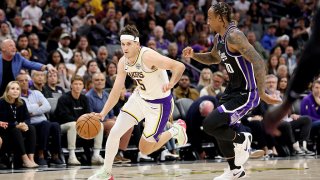 Остин Рийвс блесна при успех на Лейкърс над Сакраменто (видео)