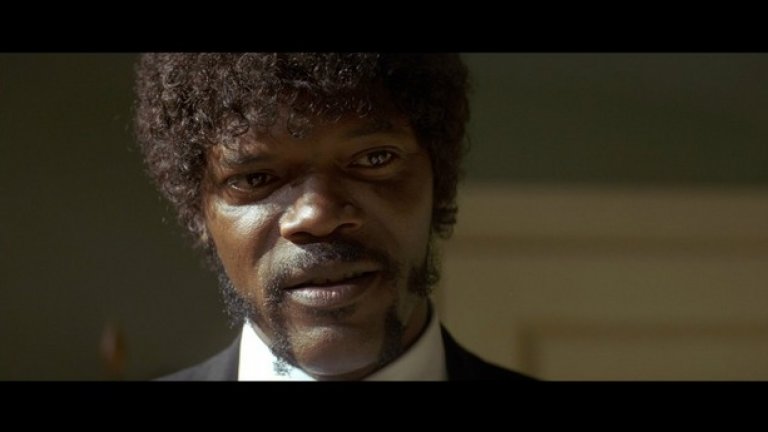 13. Самюъл Л. Джаксън – "Криминале"  
"Криминале" на Куентин Тарантино е сериозна стъпка встрани от традиционните гангстерски драми. Филмът заздравява репутацията на режисьор в киноисторията чрез бърз и остроумен диалог, въздействащи герои и нелинейно повествование, което гладко преминава от една сюжетна линия в друга
Много сцени в "Криминале" са станали емблематични, като танцовия турнир и инцидента с грабежа в ресторанта, но най-силното изпълнение до момента е жестокото претърсване от Джулс на дребните престъпници, проявили неуважение към Марселъс Уолъс.
В садистична версия на традиционното последно хранене преди екзекуция, Самюъл Л. Джаксън разпитва обречените, докато изяжда бургера на жертвата и изпива питието му, излъчвайки сила и възклицавайки “Това е вкусен бургер!”. А после Джаксън прави едно от най-прочутите четения на Библията в историята на киното, докато раздава правосъдие над треперещата жертва