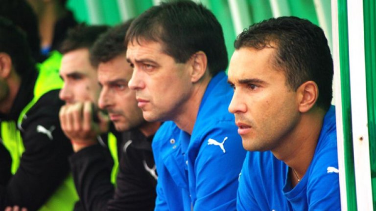 Старши треньорът на Черноморец Петър Хубчев изненадващо подмина журналистите след победата