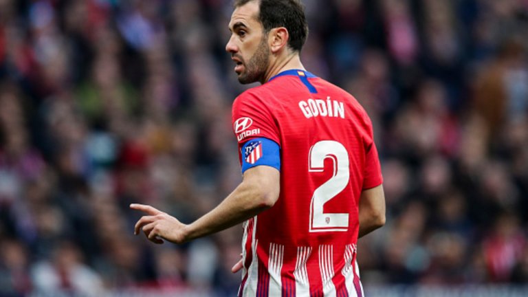 10. Диего Годин, защитник – от Атлетико Мадрид в Интер, свободен трансфер
Годин напуска Атлетико след девет години вярна служба. 33-годишният бранител тръгва към Интер, тъй като договорът му изтича след края на сезона.