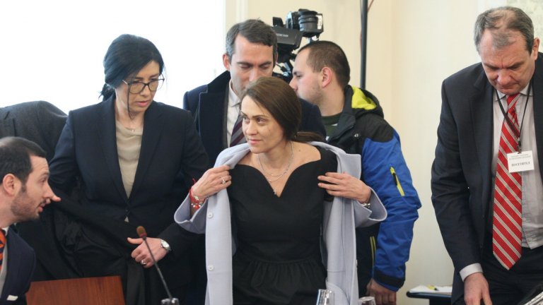 Комисията ще изясни подробностите около сделката