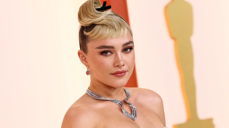 Отново с хвърлен от публиката предмет