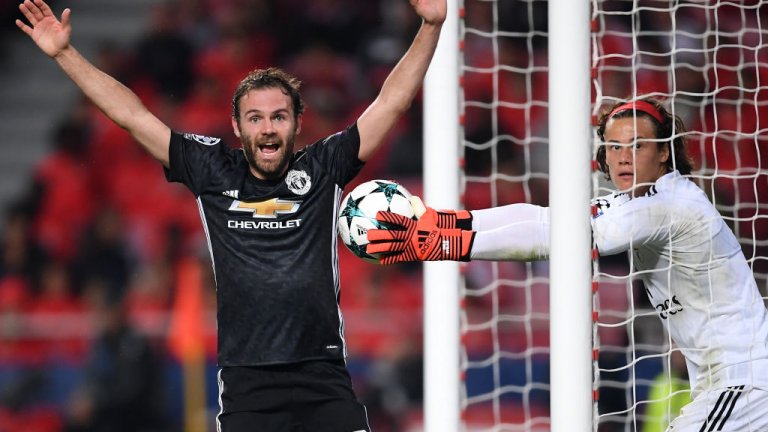 Какво се случи с вратарчето, което влезе с топката във вратата срещу Юнайтед?