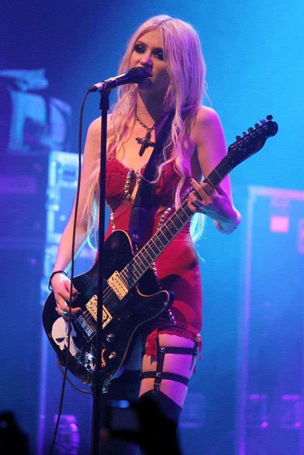 Актрисата Тайлър Момсен сформира The Pretty Reckless през 2009 г. и оттогава бандата издаде две EP-та и един дългосвирещ албум
