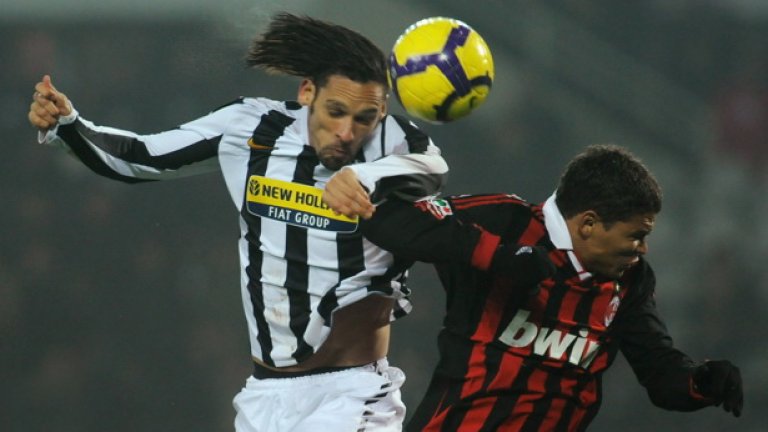 Сделката за силно желания защитник на Милан Тиаго Силва (вдясно) пропадна в последния момент