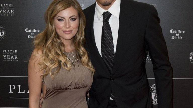 Крис Смолинг и приятелката му Сам Кук