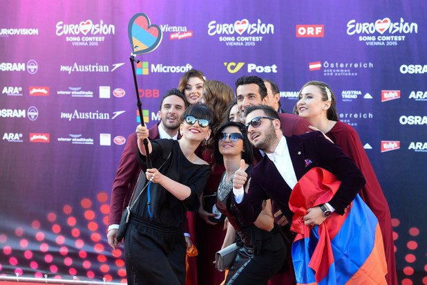 Арменската група Genealogy, създадена специално за участието на Евровизия 2015, се класира с песен, посветена на Геноцида от 1915 г. Заради политическото послание  "аполитичната" Евровизия препоръча смяна на заглавието. Вижте още от участниците в конкурса (Галерия) 