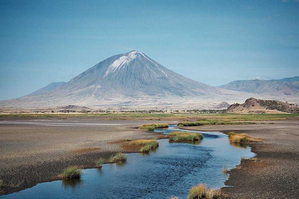 1280px-Lengai_from_Natron