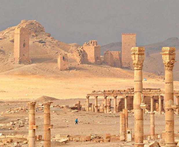 Три древни кули-гробници са унищожени от бойците на ИДИЛ. Вижте още в галерията.